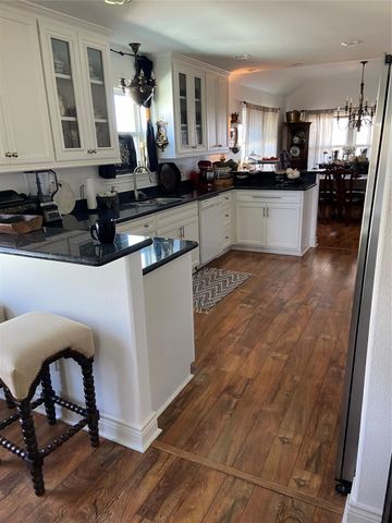 246 Debbie Lane, San Leon, TX 77539