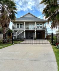 246 Debbie Lane, San Leon, TX 77539