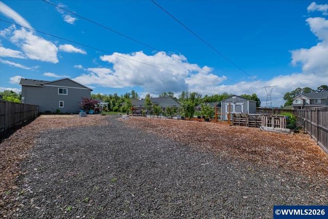 6222 NE Meander St, Albany, OR 97321