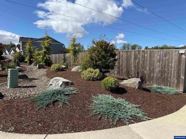 6222 NE Meander St, Albany, OR 97321