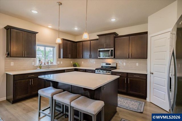 6222 NE Meander St, Albany, OR 97321
