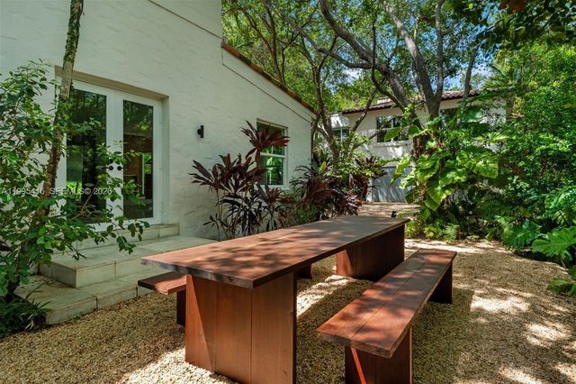 5812 Alton Road, Miami Beach, FL 33140