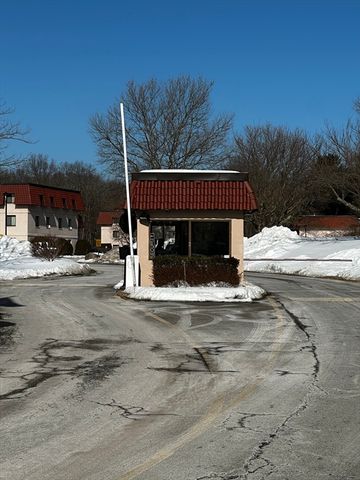 685 Oak St 13-9, Brockton, MA 02301