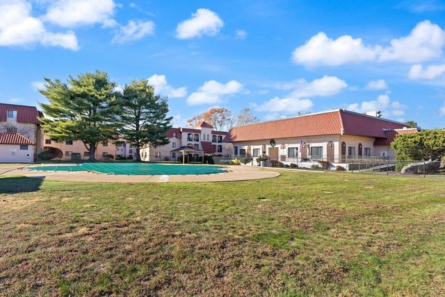 685 Oak St 13-9, Brockton, MA 02301