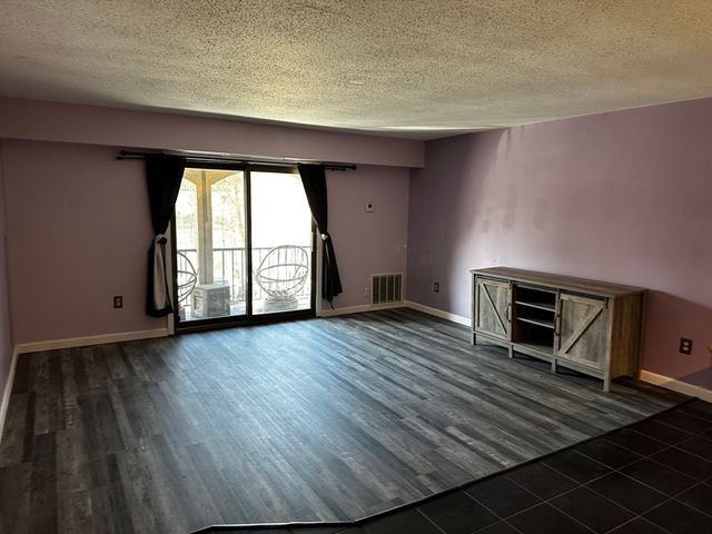 685 Oak St 13-9, Brockton, MA 02301