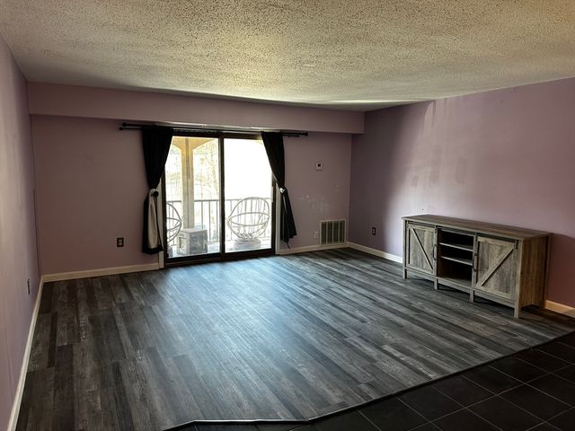 685 Oak St 13-9, Brockton, MA 02301