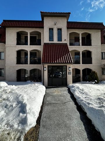 685 Oak St 13-9, Brockton, MA 02301