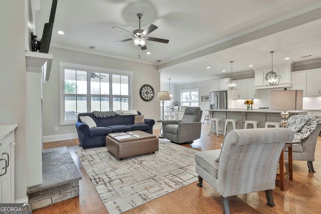 153 N Cove Drive, Newnan, GA 30263