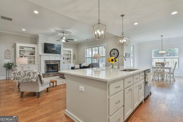 153 N Cove Drive, Newnan, GA 30263