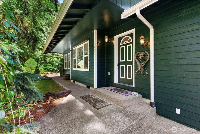 10615 135th Avenue NW, Gig Harbor, WA 98329