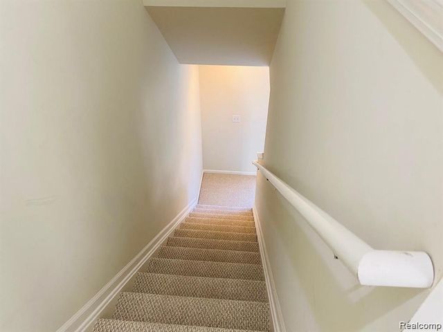 44563 Gwinnett Loop, Novi, MI 48377