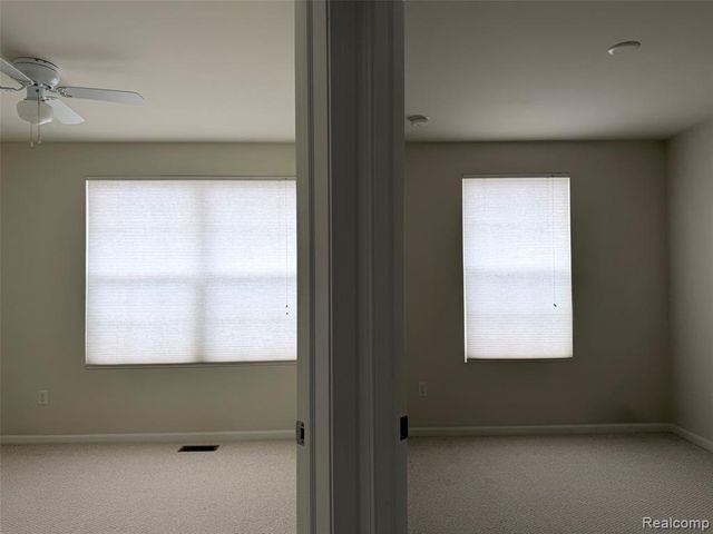 44563 Gwinnett Loop, Novi, MI 48377