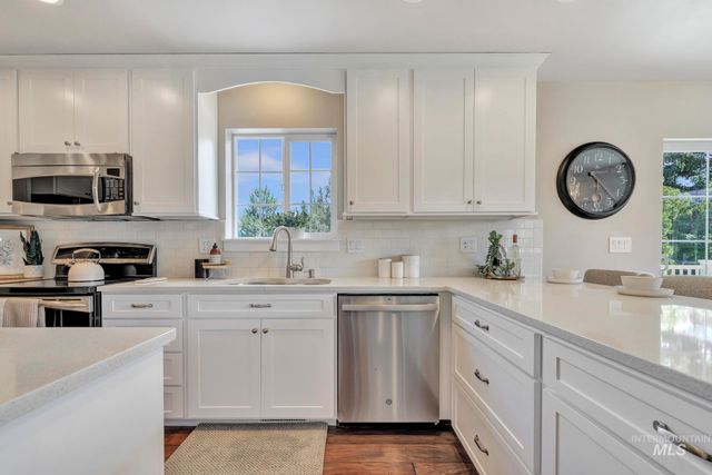 726 Falls View Dr, Twin Falls, ID 83301