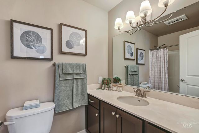 726 Falls View Dr, Twin Falls, ID 83301