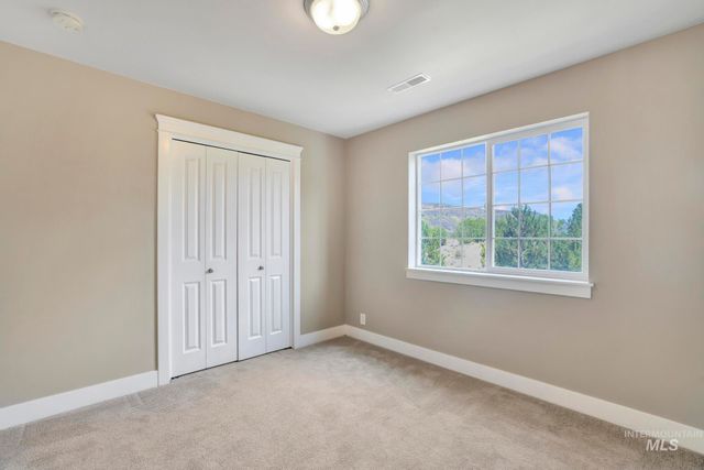 726 Falls View Dr, Twin Falls, ID 83301