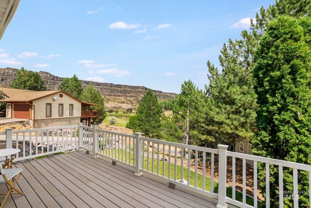 726 Falls View Dr, Twin Falls, ID 83301