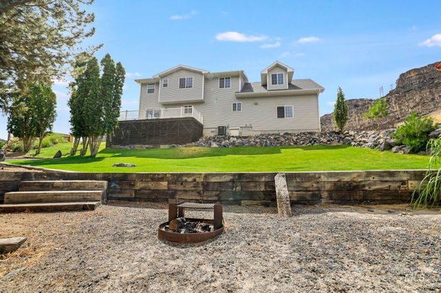 726 Falls View Dr, Twin Falls, ID 83301