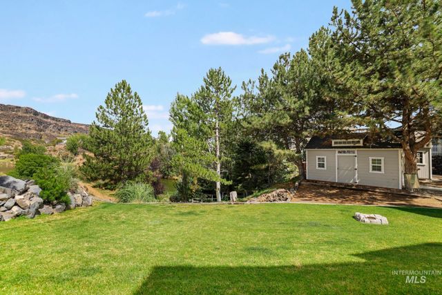 726 Falls View Dr, Twin Falls, ID 83301