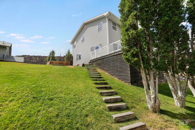 726 Falls View Dr, Twin Falls, ID 83301