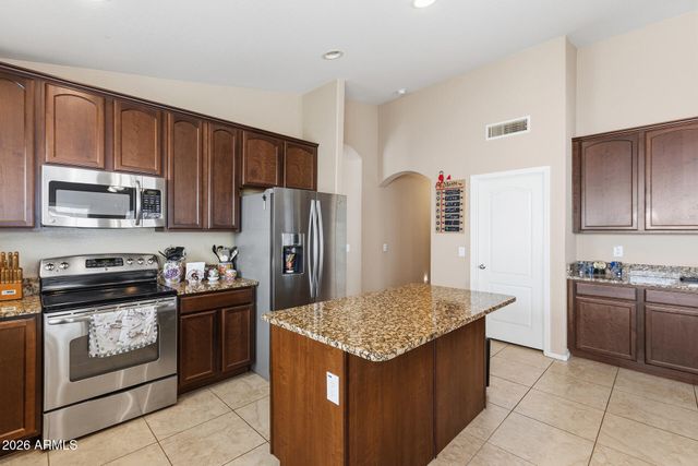9887 W HARMONY Lane, Peoria, AZ 85382