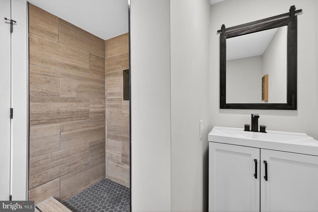 6118 HELLEN LEE DR, Clinton, MD 20735