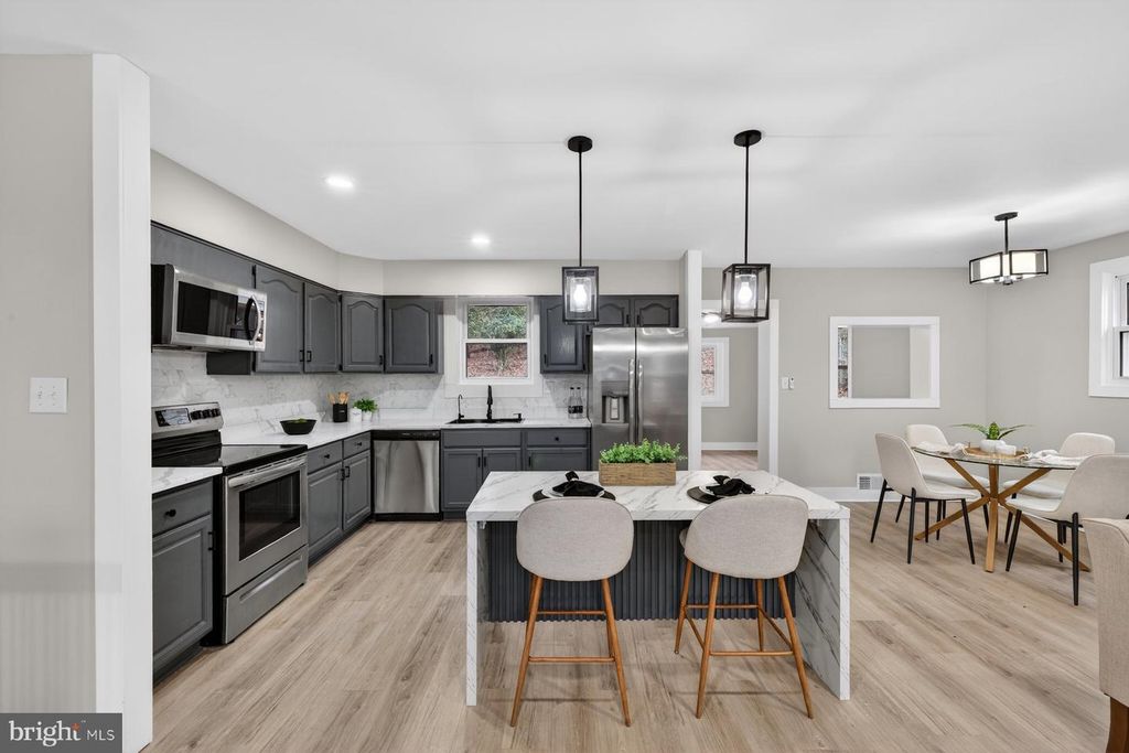 6118 HELLEN LEE DR, Clinton, MD 20735