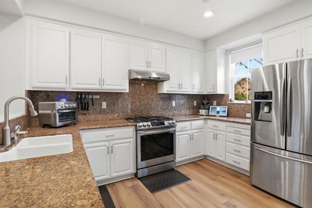 70 Towne Circle, Mountain View, CA 94040