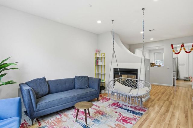 70 Towne Circle, Mountain View, CA 94040