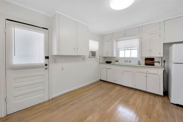 1509 Enid Street Street B, Houston, TX 77009