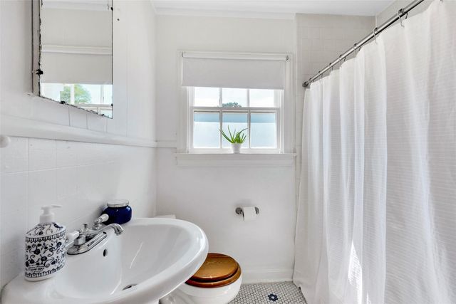 1509 Enid Street Street B, Houston, TX 77009