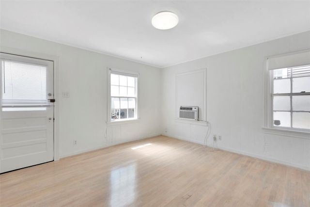 1509 Enid Street Street B, Houston, TX 77009