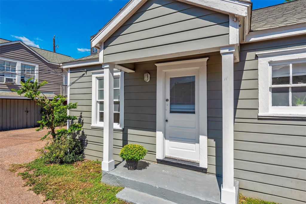 1509 Enid Street Street B, Houston, TX 77009