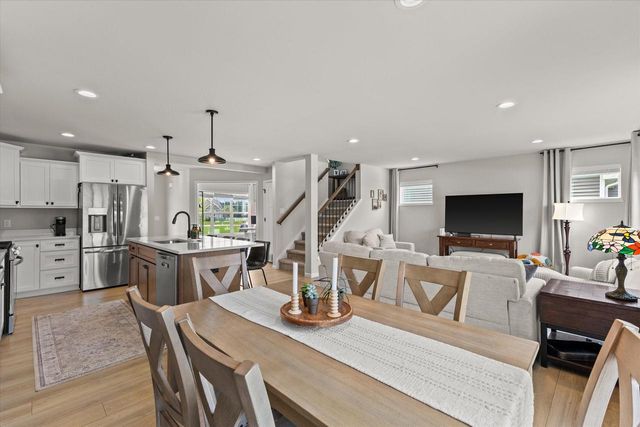 814 Burr Oak COURT, Oconomowoc, WI 53066