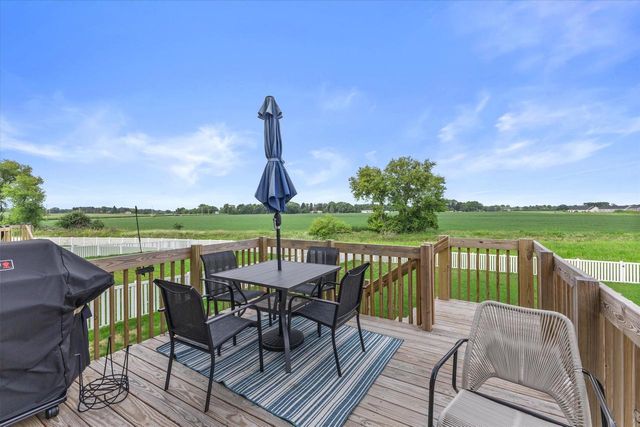 814 Burr Oak COURT, Oconomowoc, WI 53066