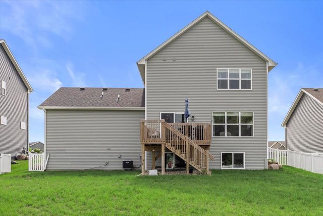 814 Burr Oak COURT, Oconomowoc, WI 53066