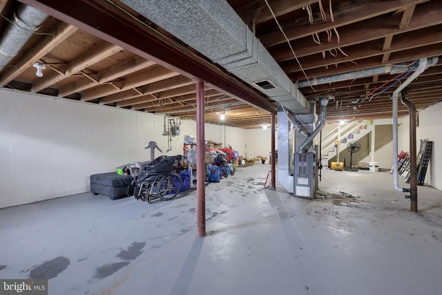 1004 SCENERY DR, Harrisburg, PA 17109