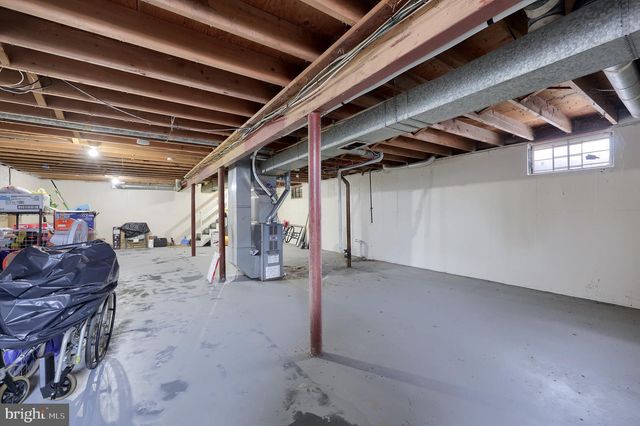 1004 SCENERY DR, Harrisburg, PA 17109