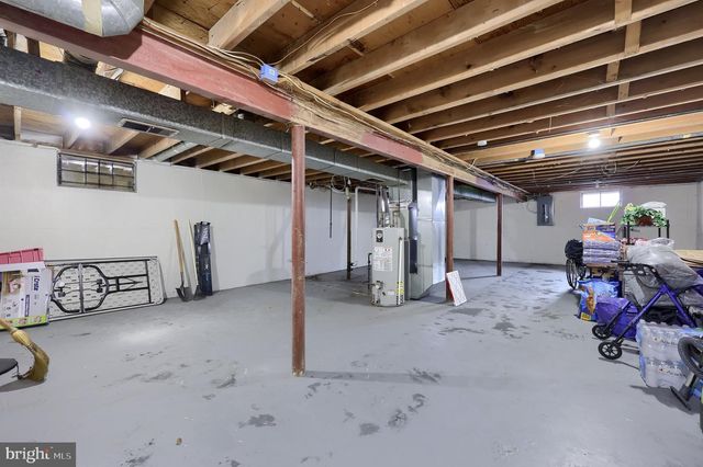 1004 SCENERY DR, Harrisburg, PA 17109