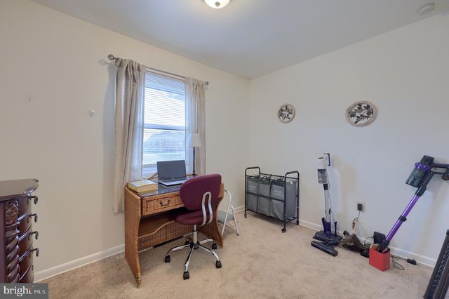 1004 SCENERY DR, Harrisburg, PA 17109