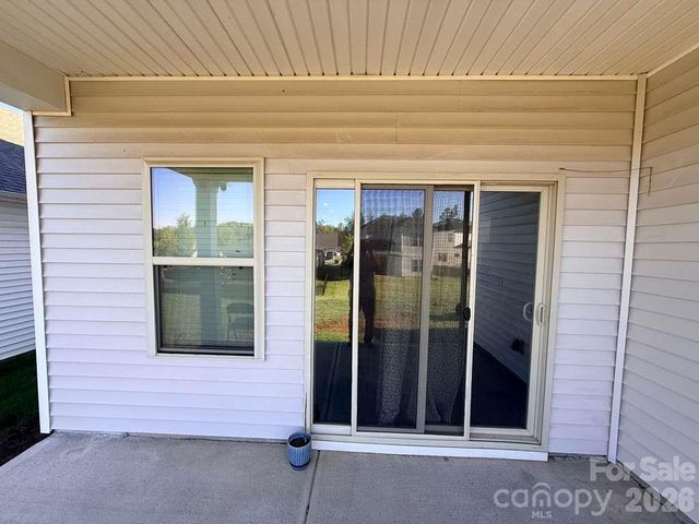 11908 Redleaf Drive, Charlotte, NC 28215