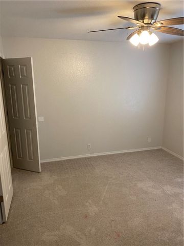 4359 W New Bridge Rd, Fayetteville, AR 72704