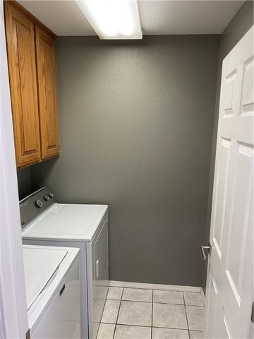 4359 W New Bridge Rd, Fayetteville, AR 72704