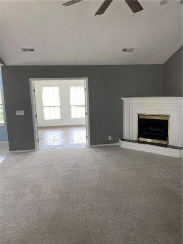 4359 W New Bridge Rd, Fayetteville, AR 72704