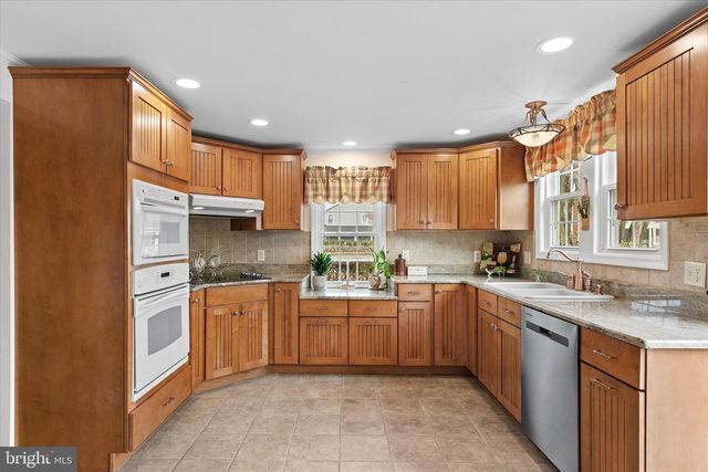 15 WEST AVE, Ocean View, DE 19970