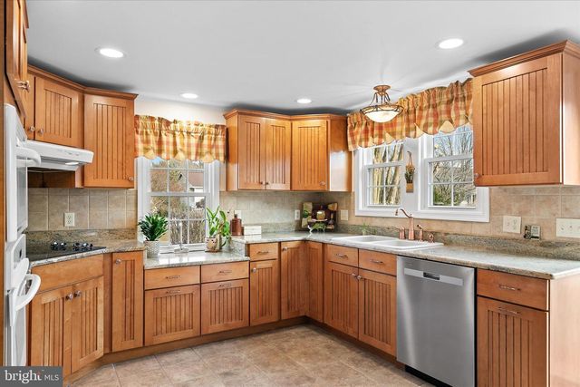 15 WEST AVE, Ocean View, DE 19970