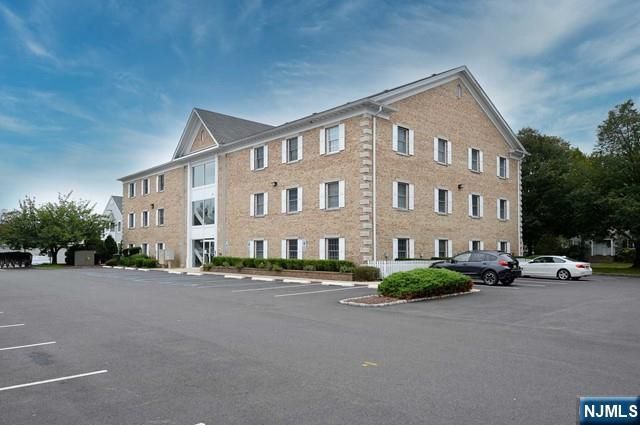 700 Godwin Avenue 100, Midland Park, NJ 07432