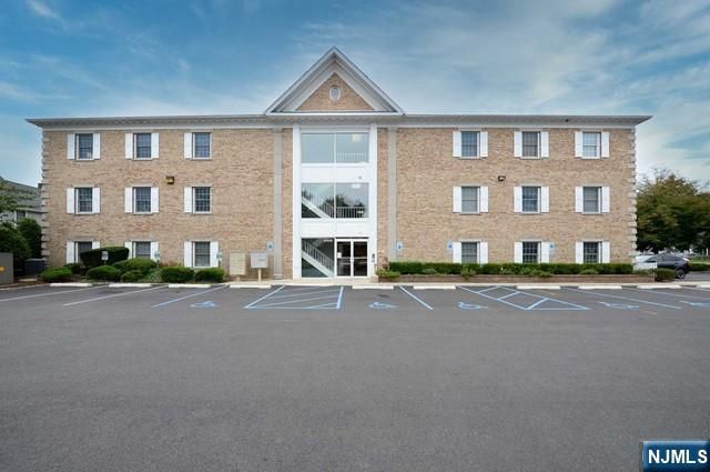 700 Godwin Avenue 100, Midland Park, NJ 07432