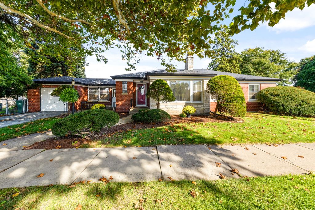3600 W 99th Street, Evergreen Park, IL 60805 — exterior