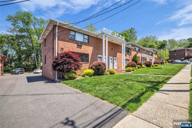 7 Colonial Drive 7L, Little Falls, NJ 07424
