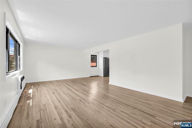 7 Colonial Drive 7L, Little Falls, NJ 07424